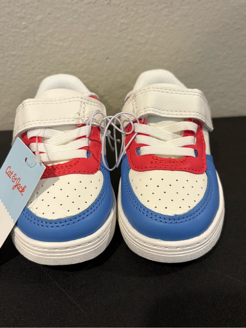 New Toddler Unisex Jaid Solid Court Sneakers - Cat & Jack Size 5 - Picture 3 of 6